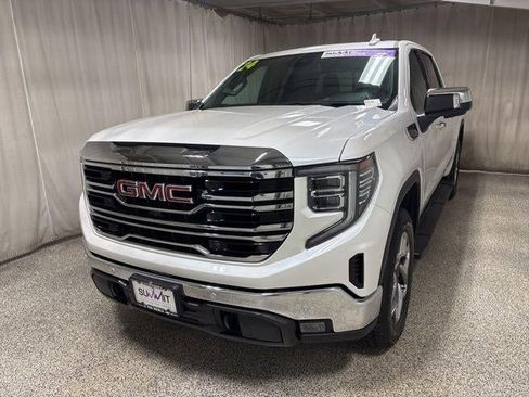 Used 2024 GMC Sierra 1500 SLT AWD/4WD image 7