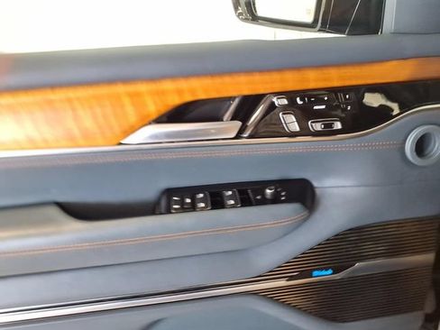 Used 2022 Jeep Grand Wagoneer Series II AWD/4WD image 17