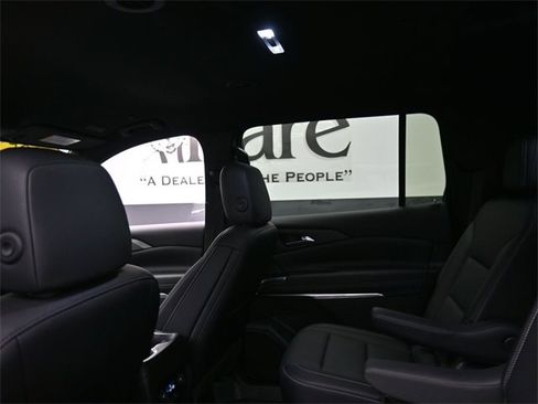 Used 2025 Chevrolet Traverse LT image 22