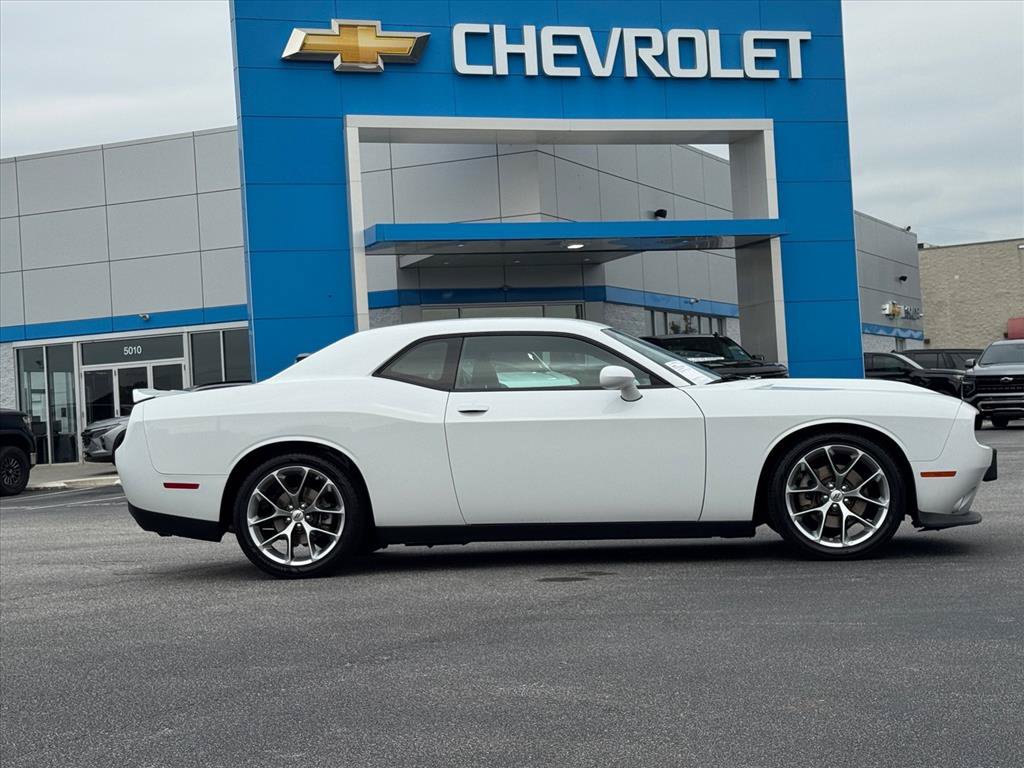 Used 2022 Dodge Challenger GT RWD image 2