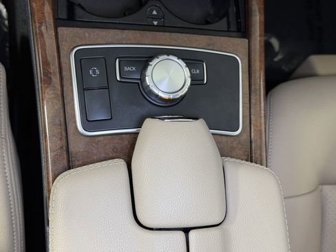 Used 2013 Mercedes-Benz E 350 4MATIC Sedan image 27