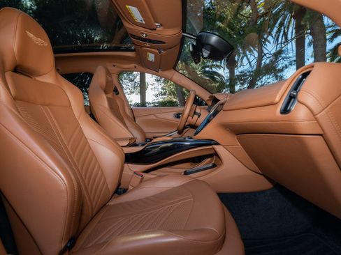 Used 2023 Aston Martin DBX 707 image 21