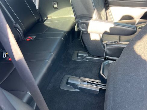 Used 2022 Toyota Highlander Platinum AWD/4WD image 18