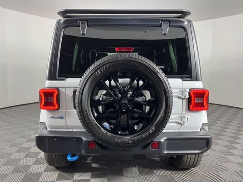 Used 2022 Jeep Wrangler Unlimited Sahara w/ Cold Weather Group image 8