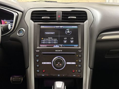 Used 2016 Ford Fusion Titanium FWD image 16