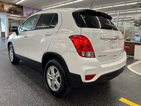 Used 2020 Chevrolet Trax LS w/ Tint and Cruise Package AWD/4WD image 6