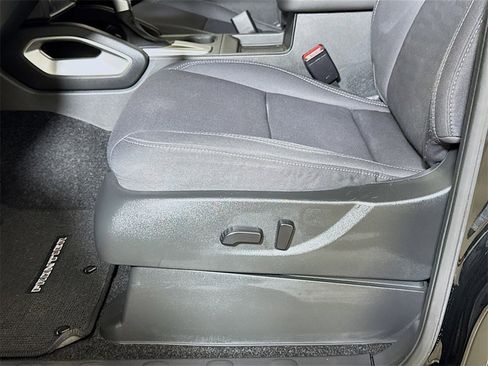 Used 2024 Nissan Frontier SV image 16