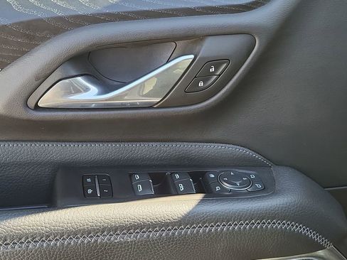 Used 2023 GMC Yukon XL Denali image 24