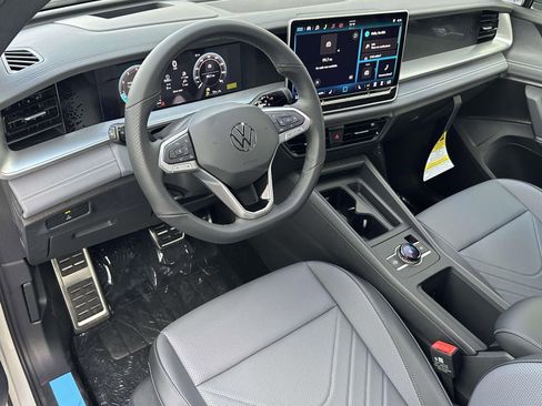 New 2026 Volkswagen Tiguan SE R-Line AWD/4WD image 10