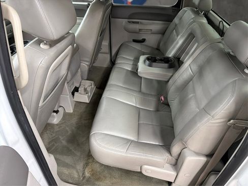 Used 2010 GMC Sierra 1500 SLE w/ Power Pack Plus RWD image 21
