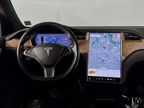 Used 2018 Tesla Model X 75D image 13