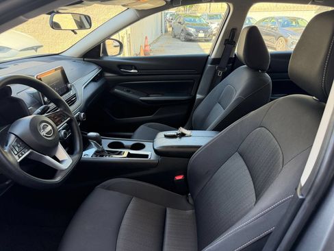 Used 2025 Nissan Altima 2.5 SV FWD image 26