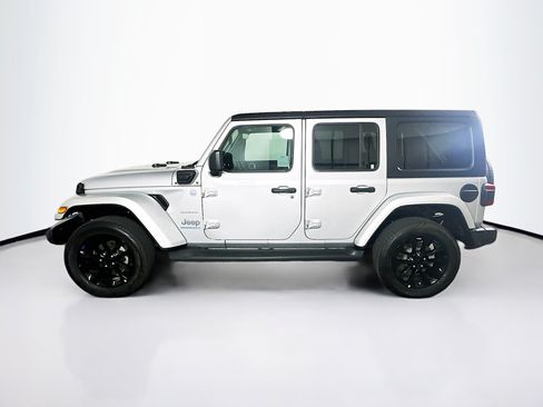 Used 2023 Jeep Wrangler Unlimited Sahara AWD/4WD image 4