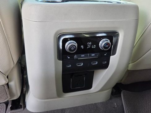 Used 2024 GMC Yukon Denali w/ Advanced Technology Package RWD image 13