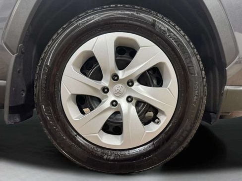Used 2024 Toyota RAV4 LE AWD/4WD image 34