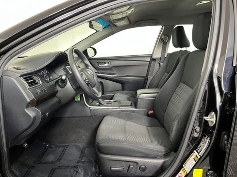Used 2015 Toyota Camry XLE image 10