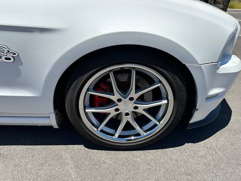 Used 2013 Ford Mustang GT Premium w/ Electronics Pkg RWD image 9