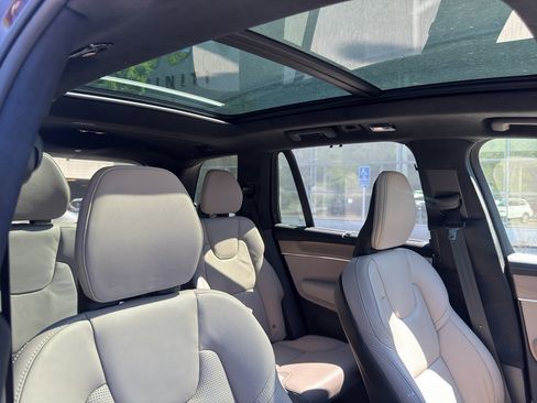 Certified 2025 Volvo XC90 T8 Ultra w/ Lounge Package AWD/4WD image 13