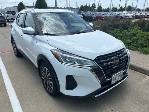 Used 2024 Nissan Kicks SV FWD image 1