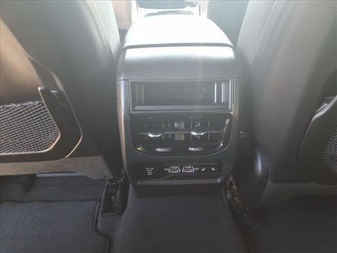 Used 2022 Jeep Grand Cherokee Overland AWD/4WD image 61