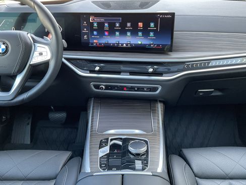 Certified 2024 BMW X7 xDrive40i image 15