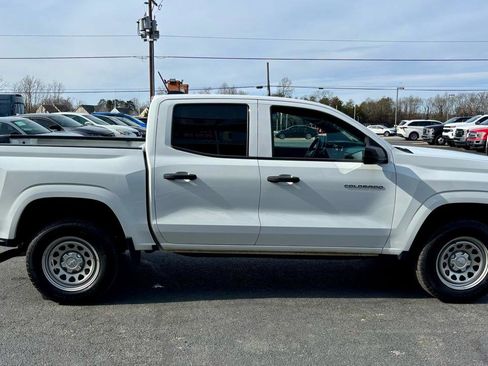 Used 2023 Chevrolet Colorado W/T image 5