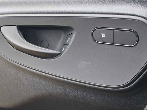 Used 2025 Mercedes-Benz Sprinter 2500 image 25