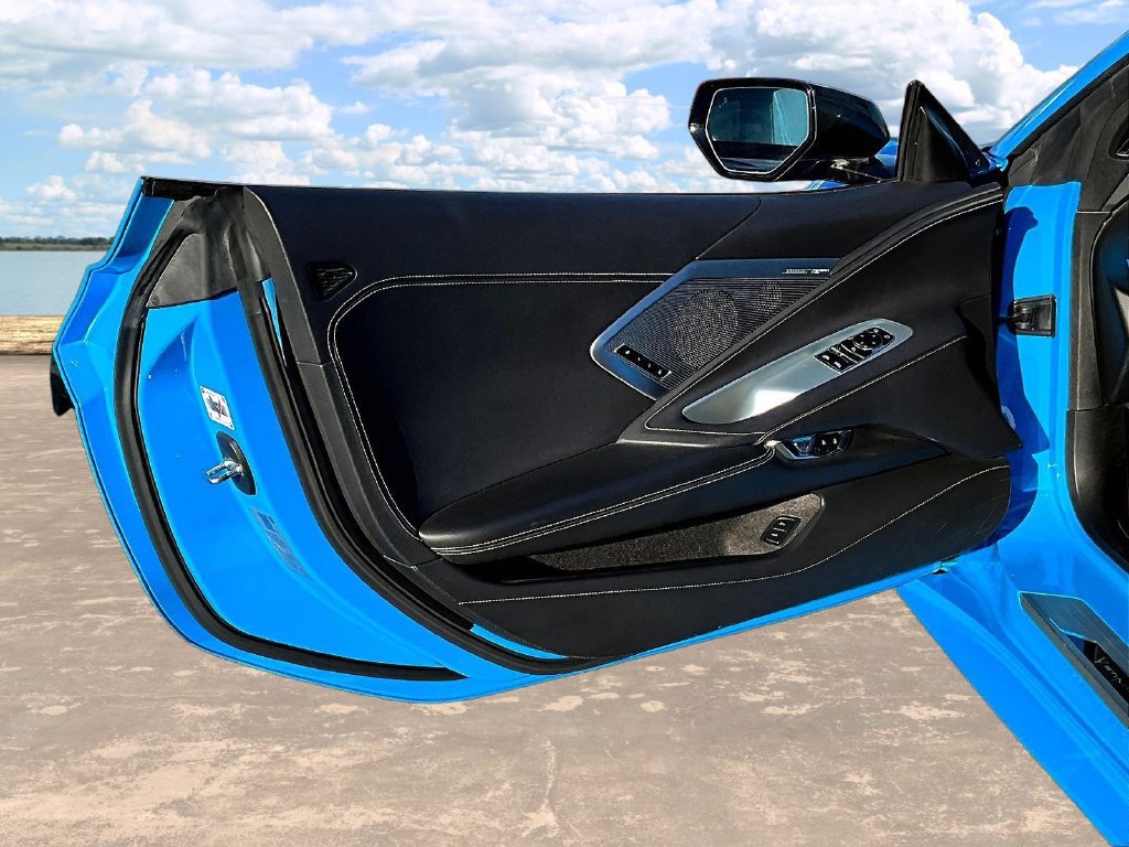 Used 2021 Chevrolet Corvette Stingray Preferred Cpe w/ Z51 Performance Package RWD image 20