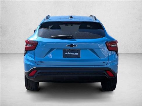 New 2026 Chevrolet Trax LT w/ Sunroof Package FWD image 8