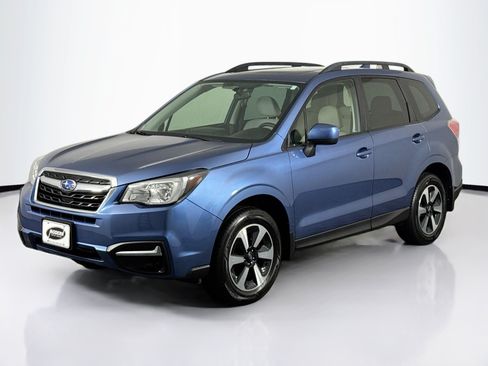 Used 2018 Subaru Forester 2.5i Premium w/ All-Weather Package AWD/4WD image 6