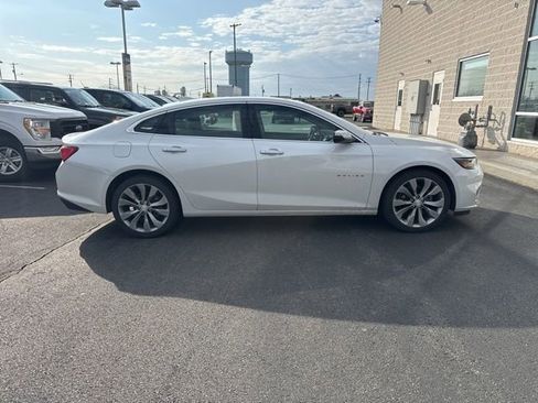 Used 2018 Chevrolet Malibu Premier w/ Premier Sun and Wheel Package image 4