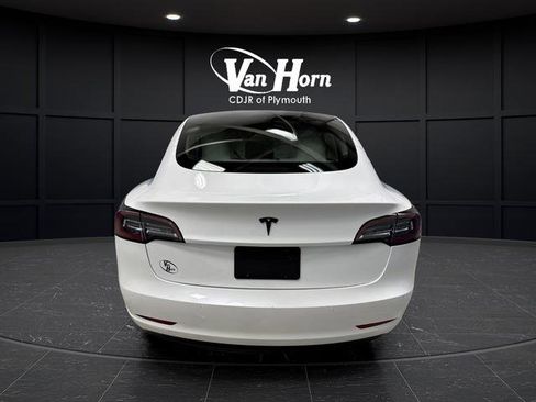 Used 2021 Tesla Model 3 Standard Range Plus image 14