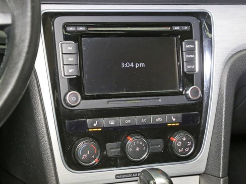 Used 2013 Volkswagen Passat 2.5 SE image 7