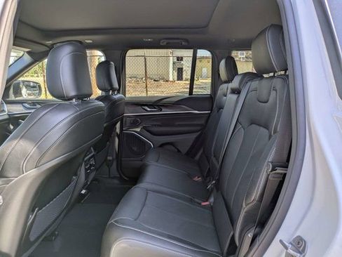 New 2026 Jeep Grand Cherokee Limited AWD/4WD image 14