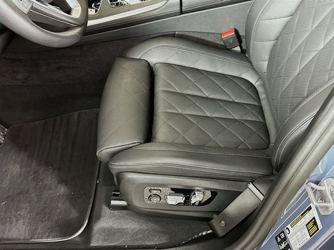 Used 2025 BMW X7 xDrive40i image 26