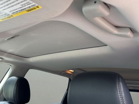 Used 2017 Nissan Pathfinder Platinum AWD/4WD image 12