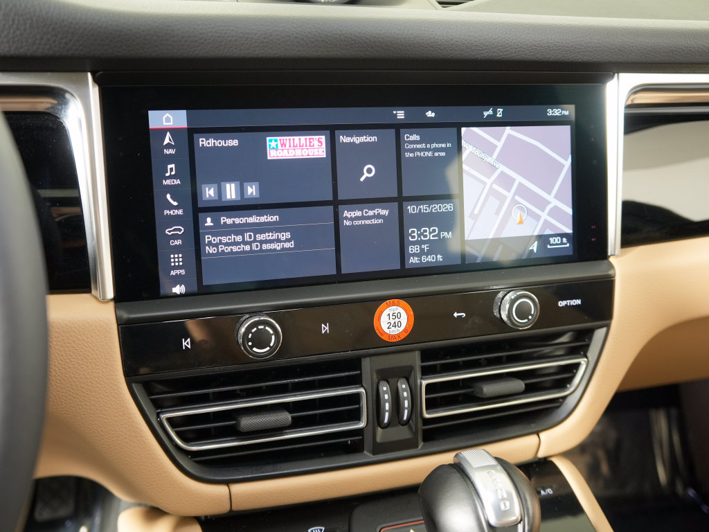 Certified 2023 Porsche Macan Turbo AWD/4WD image 30