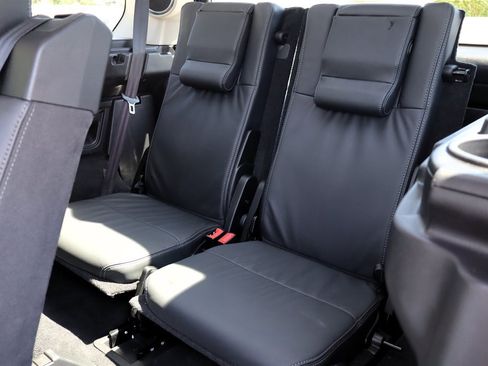 Used 2016 Land Rover LR4 HSE LUX image 22