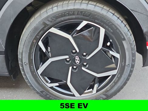 Used 2024 Hyundai Ioniq 5 SE RWD image 12