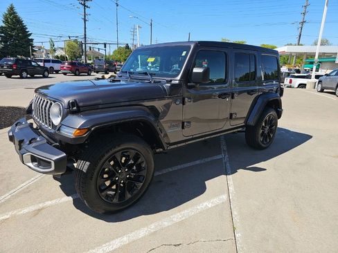 Certified 2025 Jeep Wrangler Unlimited Sahara w/ Safety Group AWD/4WD image 7