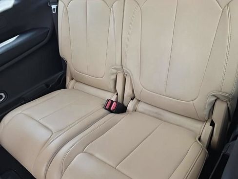 Used 2022 Jeep Grand Cherokee L Limited AWD/4WD image 12