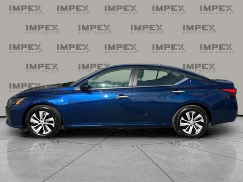 Used 2024 Nissan Altima 2.5 S image 2