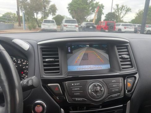 Used 2020 Nissan Pathfinder SV FWD image 29