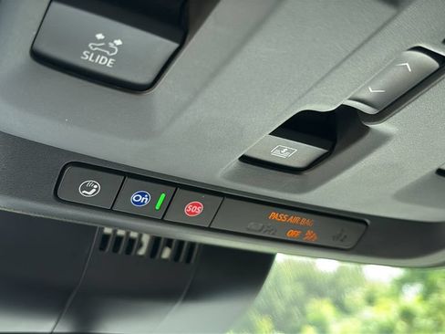 Used 2025 GMC Yukon Denali w/ Sun & Power Step Package AWD/4WD image 21