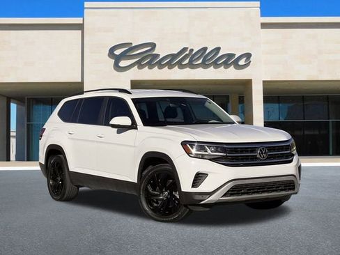 Used 2022 Volkswagen Atlas SE image 2