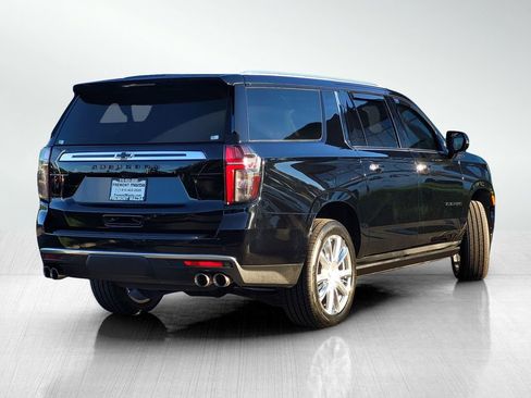 Used 2023 Chevrolet Suburban High Country image 4