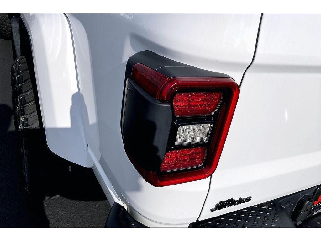 Used 2023 Jeep Gladiator Overland AWD/4WD image 29