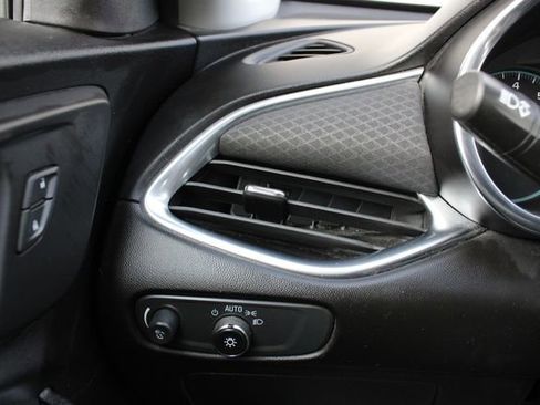 Used 2020 Chevrolet Malibu LT FWD image 8