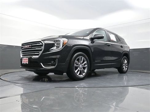 Used 2024 GMC Terrain SLT image 29