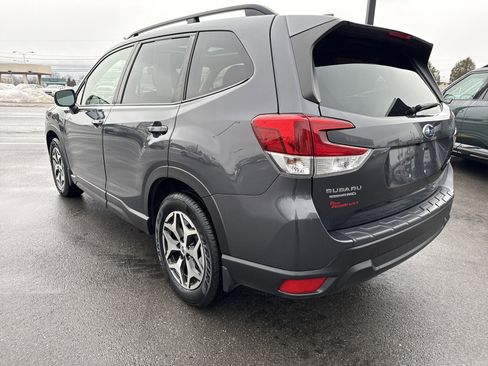Used 2021 Subaru Forester Premium image 6